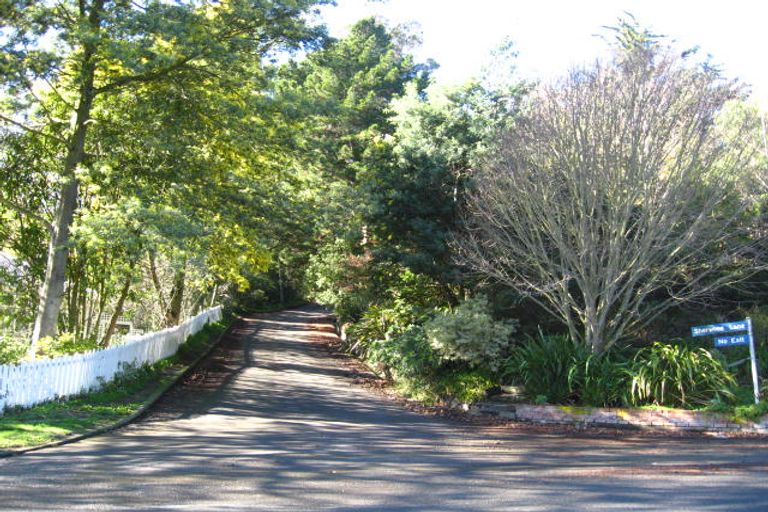 Photo of property in 12 Sherwood Lane, Cashmere, Christchurch, 8022