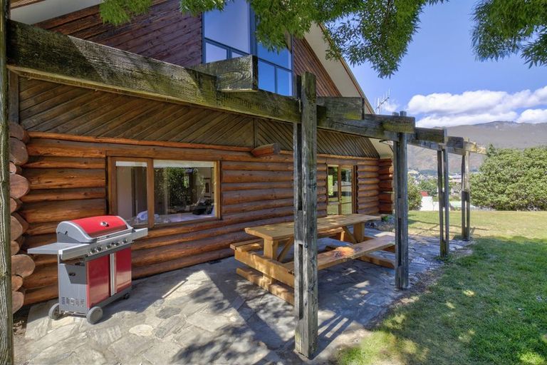 Photo of property in 21 Mount Iron Drive, Wanaka, 9305