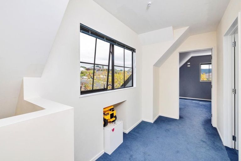 Photo of property in 11 Amberly Rise, Helensville, 0800