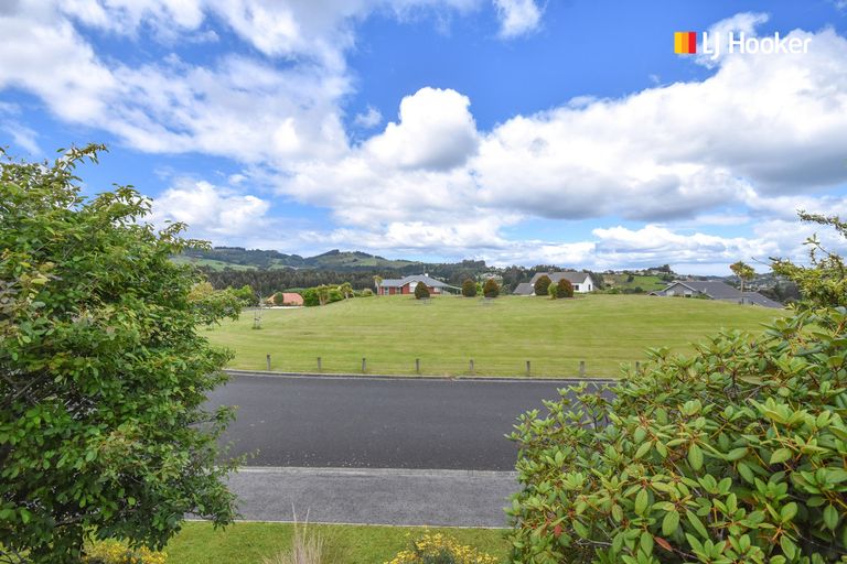 Photo of property in 18 Sunninghurst Drive, Fairfield, Dunedin, 9018