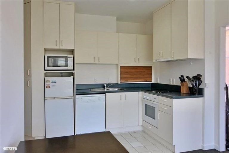 Photo of property in Terrace Tower Apartments, 7e/126 The Terrace, Wellington Central, Wellington, 6011