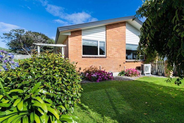 Photo of property in 54 Walker Street, Riverton/aparima, Riverton, 9822