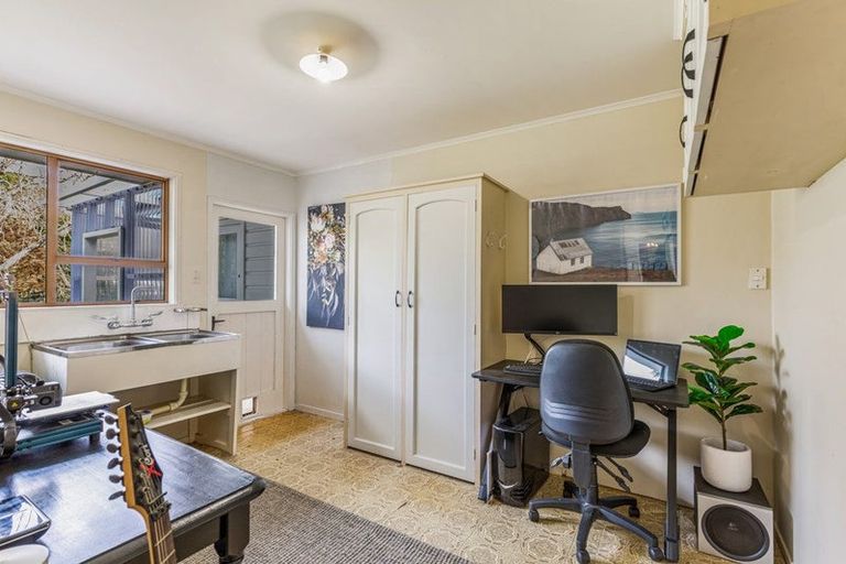 Photo of property in 40 Waikoukou Valley Road, Waimauku, 0812