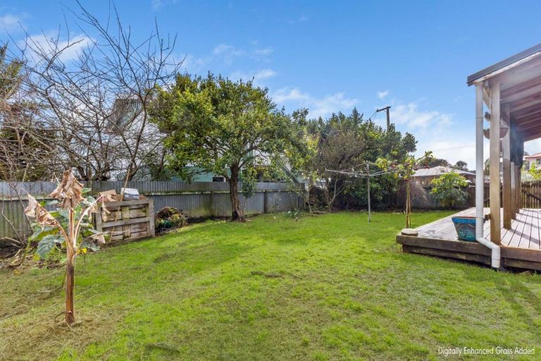 Photo of property in 1 Blake Street, Waitara, 4320