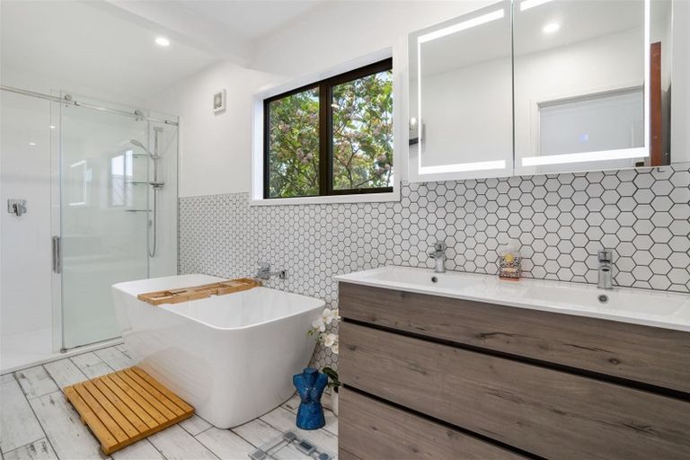 Photo of property in 16 Janome Place, Bucklands Beach, Auckland, 2014