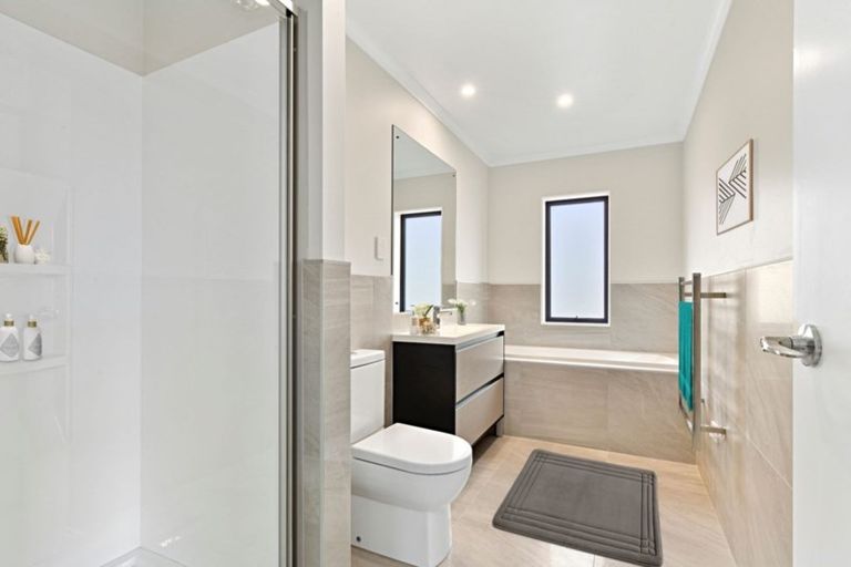 Photo of property in 8 Dragonfly Way, Massey, Auckland, 0614