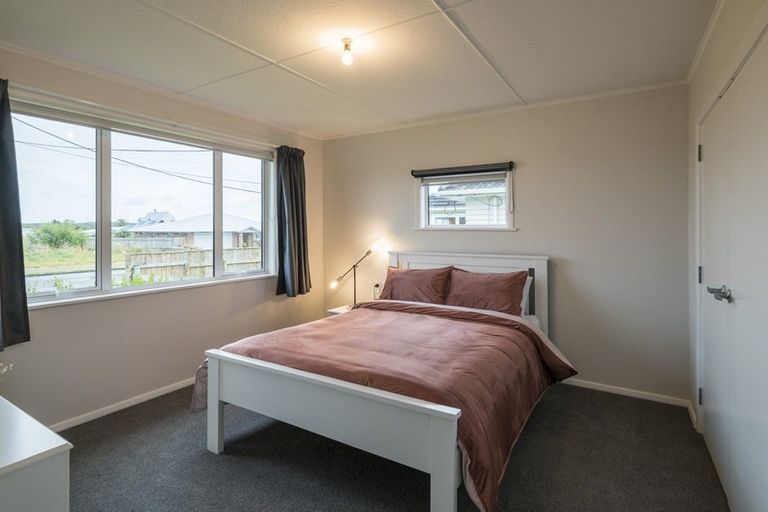 Photo of property in 90 Tiro Tiro Road, Levin, 5510