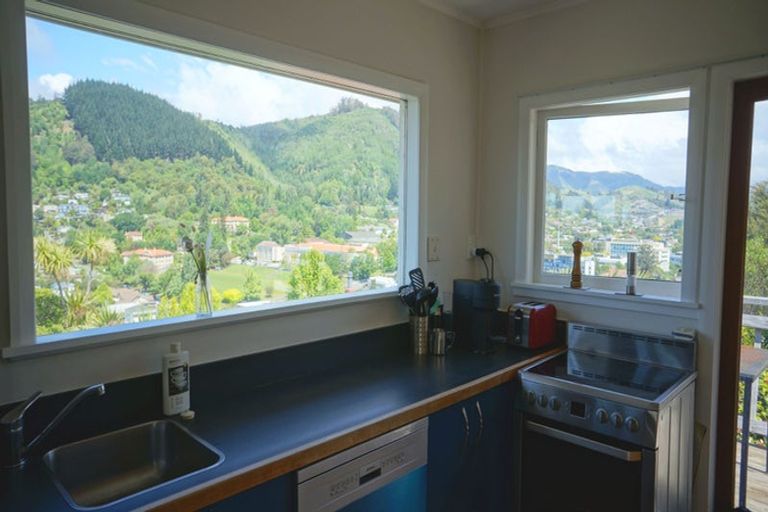 Photo of property in 98 Mount Street, Nelson South, Nelson, 7010