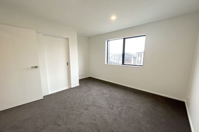 Photo of property in 6/327 Glengarry Road, Glen Eden, Auckland, 0602