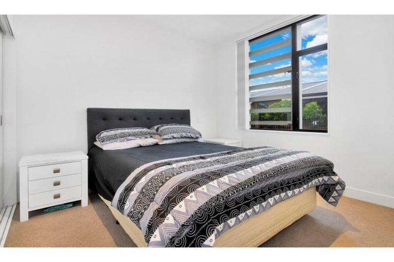 Photo of property in 105 Buckley Avenue, Hobsonville, Auckland, 0616