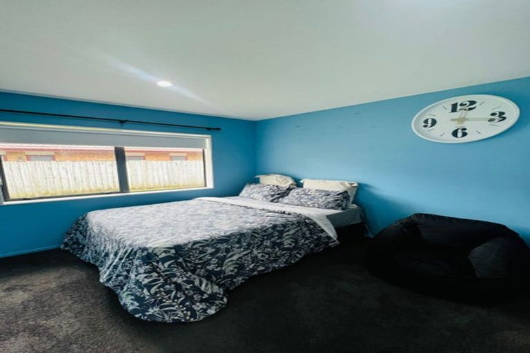 Photo of property in 2 Claywest Place, Glen Eden, Auckland, 0602