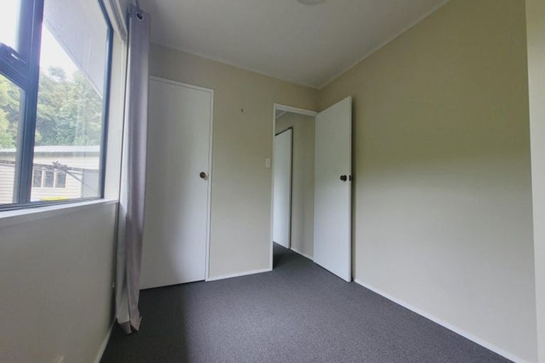 Photo of property in 1-2 Seagull Place, Whitby, Porirua, 5024