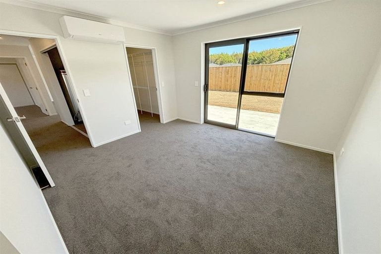 Photo of property in 35 Applegrove Crescent, Belfast, Christchurch, 8051
