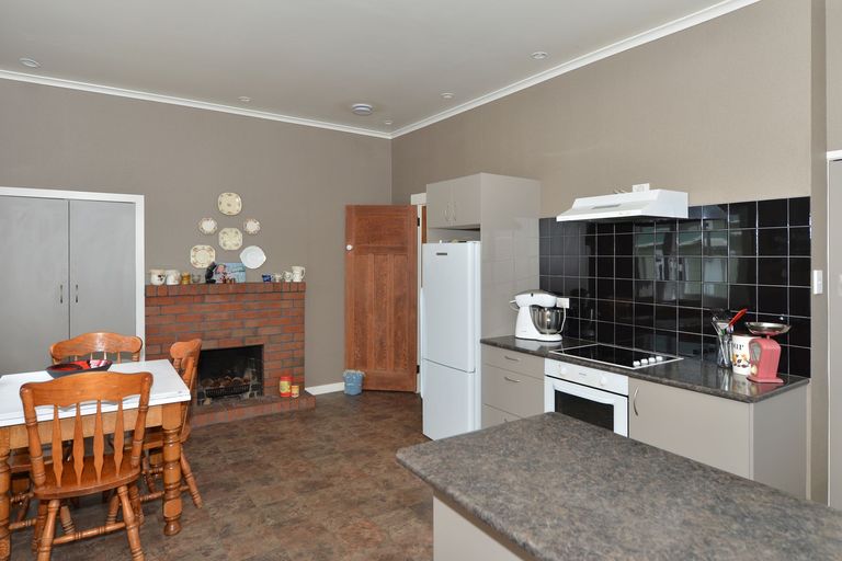 Photo of property in 46 King Street, Marton, 4710