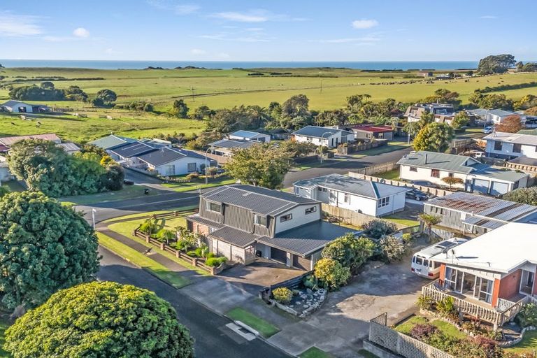 Photo of property in 44 Park Lane, Waitara, 4320