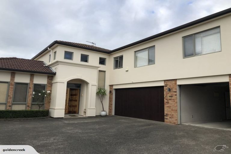 Photo of property in 12 Mangerton Lane, East Tamaki Heights, Auckland, 2016