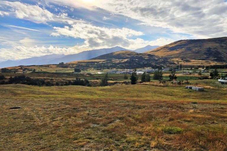 Photo of property in 11a Double Cone Road, Jacks Point, Queenstown, 9371