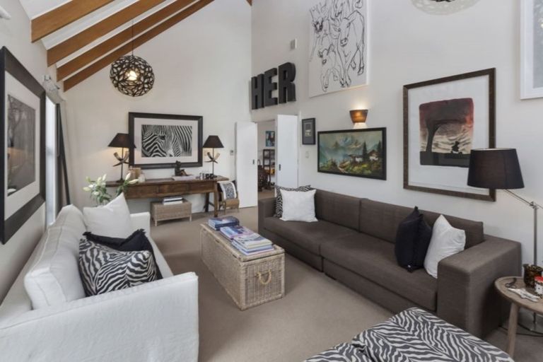 Photo of property in 121 Condell Avenue, Papanui, Christchurch, 8053