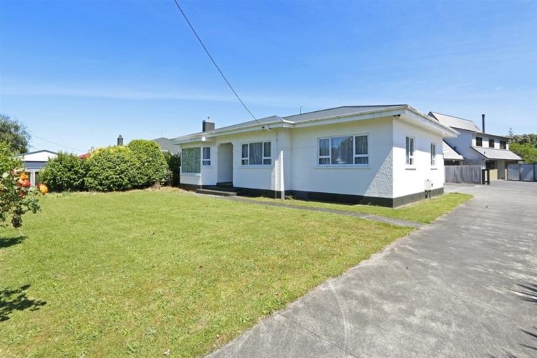 Photo of property in 77 Dixon Avenue, Hawera, 4610