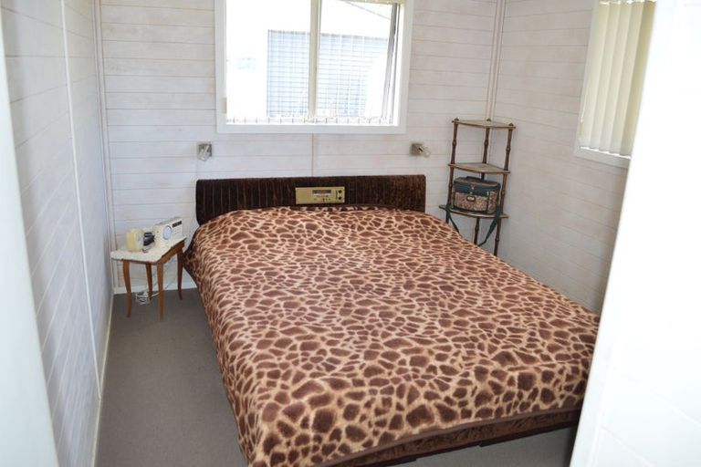 Photo of property in 74 Watt Street, Coromandel, 3506