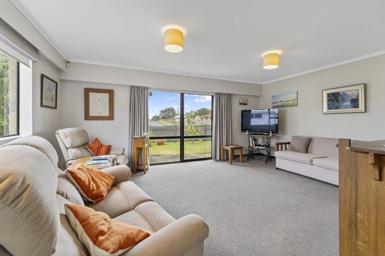 Photo of property in 44 Norfolk Crescent, Otaki Beach, Otaki, 5512