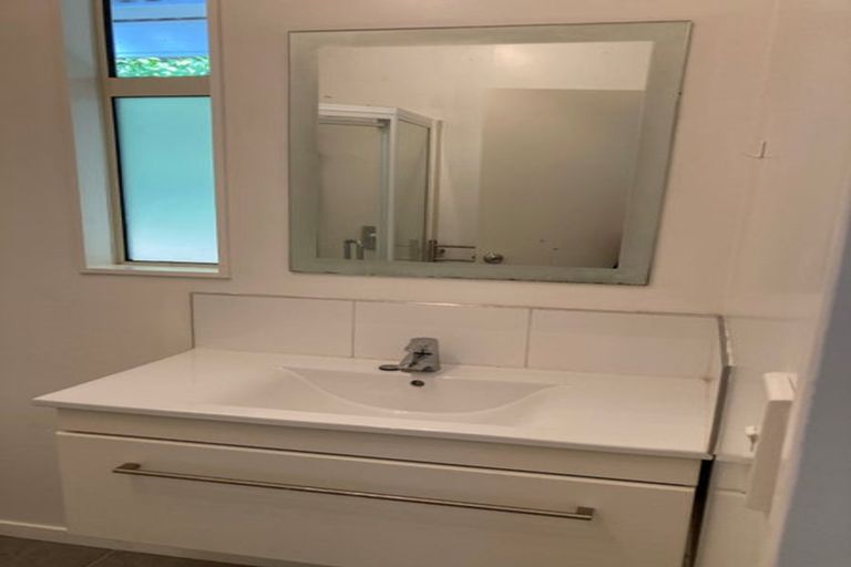 Photo of property in 2/39 Onslow Road, Khandallah, Wellington, 6035