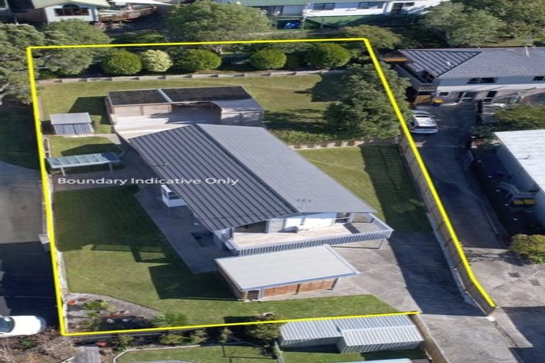 Photo of property in 10 Longreach Drive, Sunnyvale, Auckland, 0612