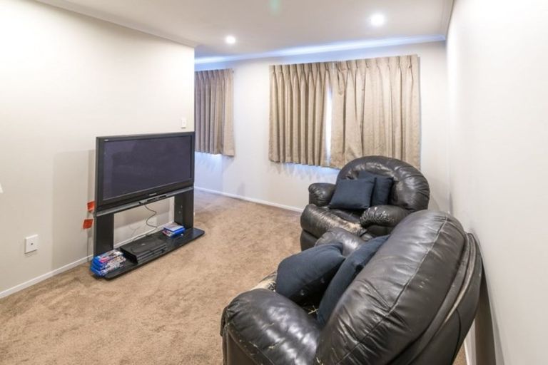 Photo of property in 10 Veneta Close, Flat Bush, Auckland, 2019