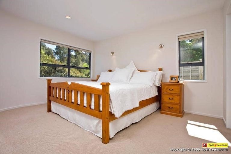 Photo of property in 10a Zion Road, Birkenhead, Auckland, 0626