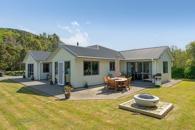 Photo of property in 5523 Masterton Castlepoint Road, Tinui, Masterton, 5889
