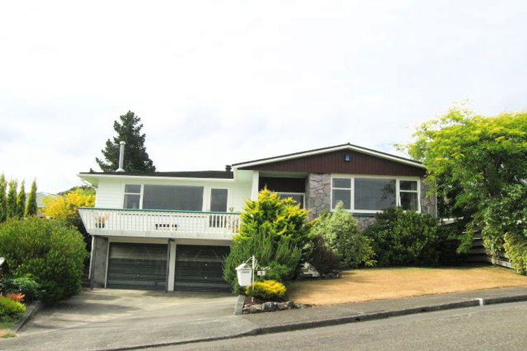 Photo of property in 5 Kukupa Grove, Heretaunga, Upper Hutt, 5018