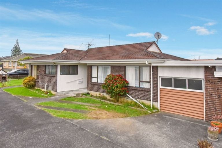 Photo of property in 1/82 Rangitoto Road, Papatoetoe, Auckland, 2025