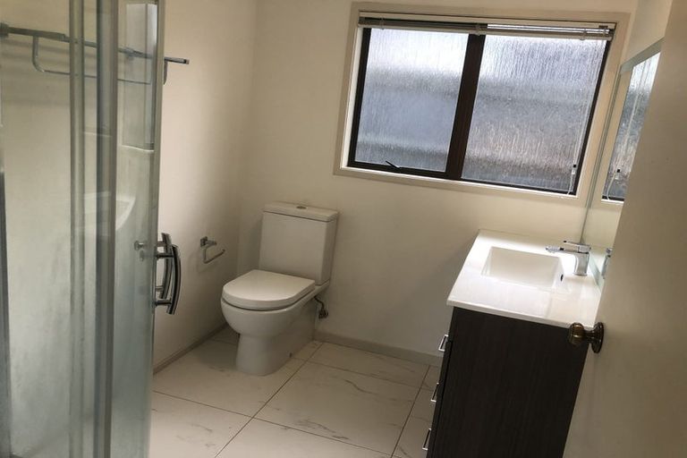 Photo of property in 24a East Coast Road, Milford, Auckland, 0620