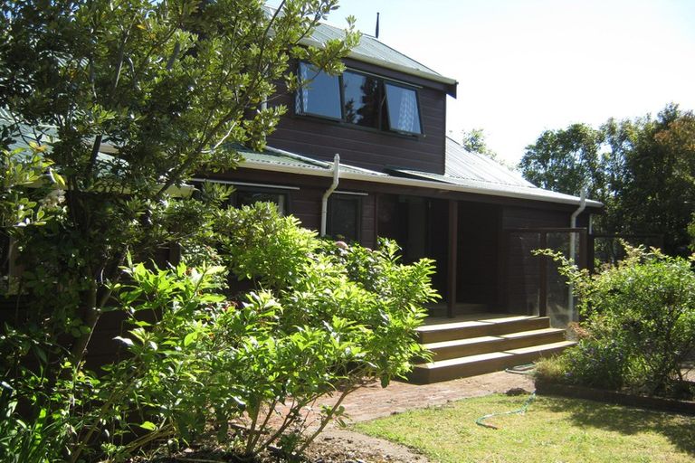 Photo of property in 13 Nebraska Way, Brooklyn, Wellington, 6021