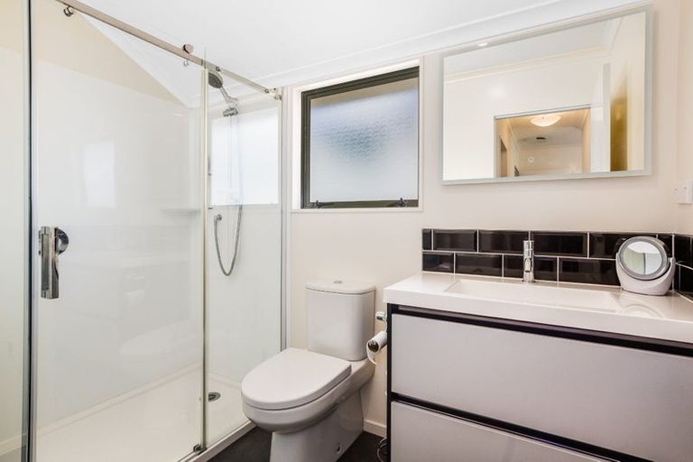 Photo of property in 138 Woodman Drive, Tawa, Wellington, 5028