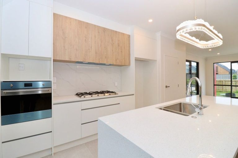 Photo of property in 12 Dorset Down Drive, Karaka, 2580