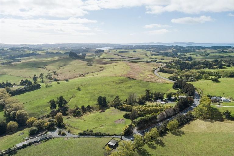 Photo of property in 325 Sandspit Road, Warkworth, 0982