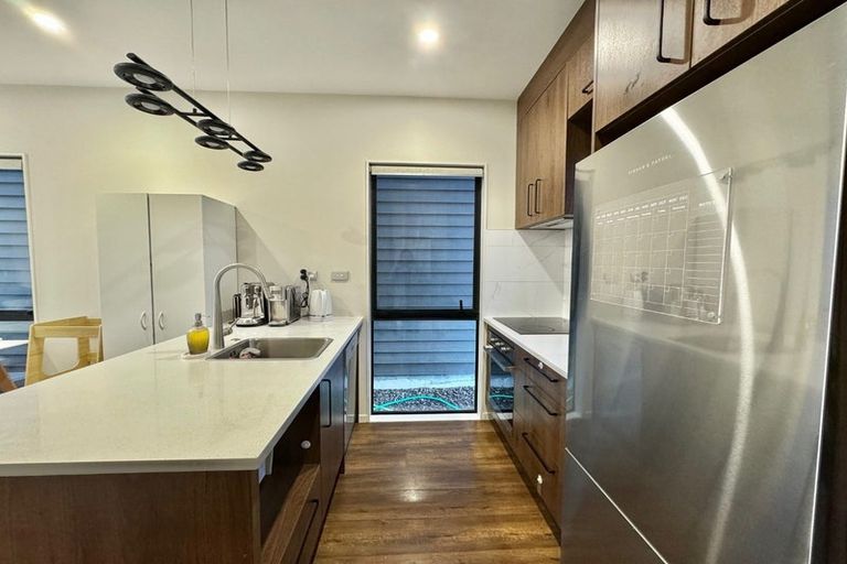 Photo of property in 24 Parahau Road, Papakura, 2110