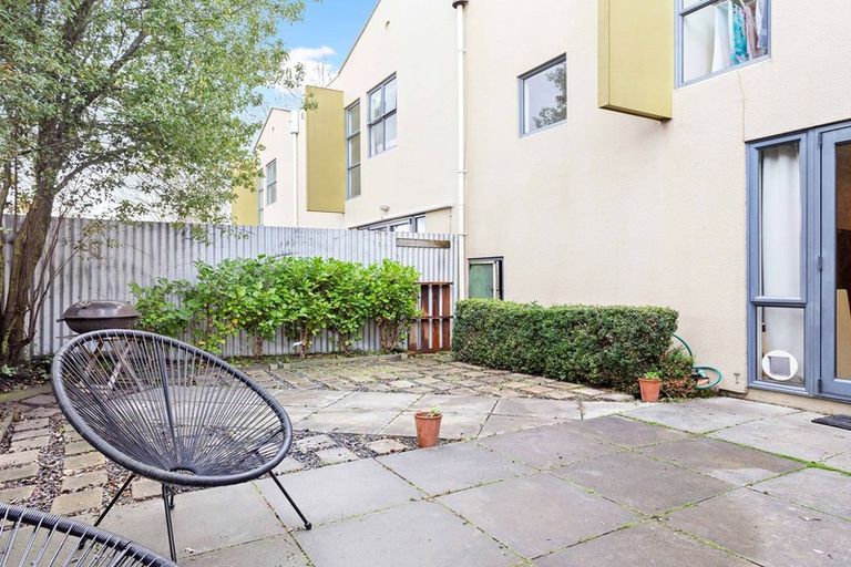 Photo of property in 3/25 Grove Road, Addington, Christchurch, 8024