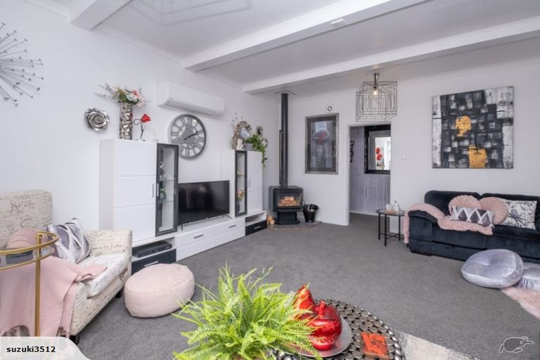 Photo of property in 13 Graham Street, Eltham, 4322