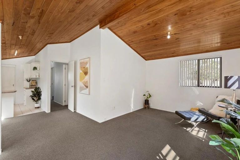Photo of property in 12b Relko Crescent, Torbay, Auckland, 0630