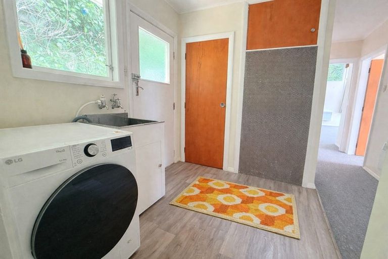 Photo of property in 32 Ngaio Road, Kelburn, Wellington, 6012