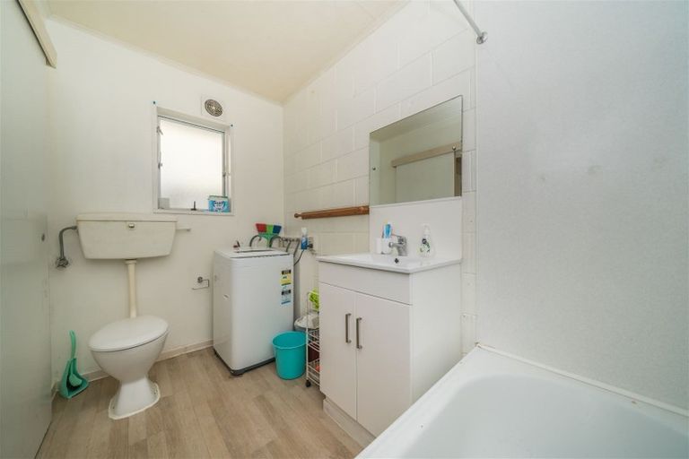 Photo of property in 8 Dahlia Street, Palmerston North, 4410