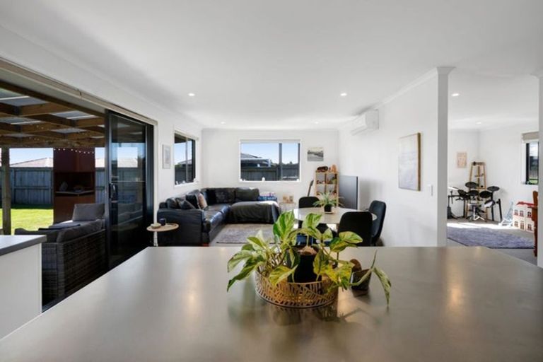 Photo of property in 15 Customhouse Street, Bell Block, New Plymouth, 4312