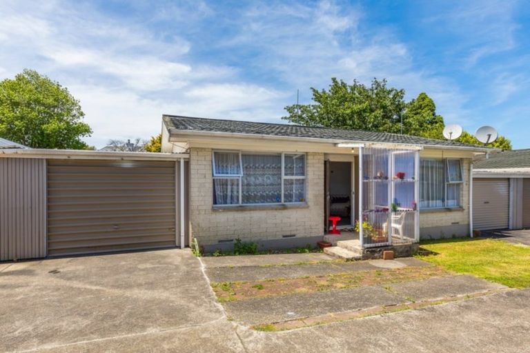 Photo of property in 2/20 Russell Road, Manurewa, Auckland, 2102