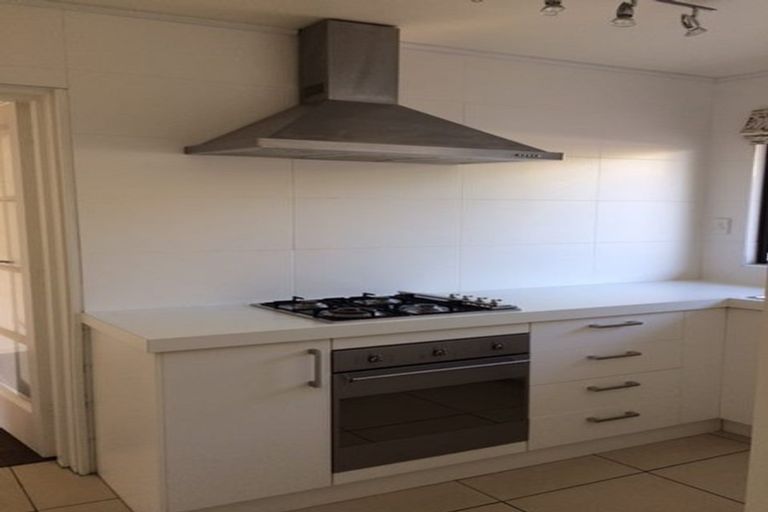 Photo of property in 92b Aikmans Road, Merivale, Christchurch, 8014