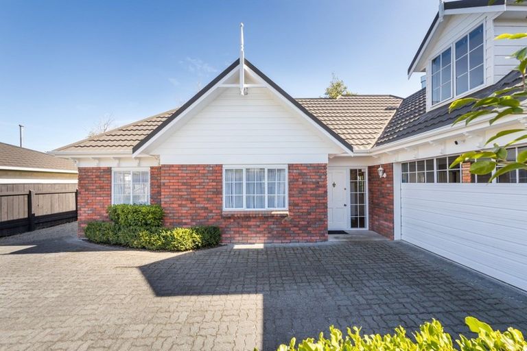Photo of property in 6 Nicolas Lane, West End, Palmerston North, 4410