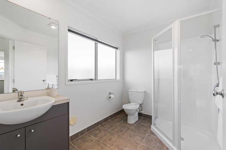 Photo of property in 13 Anchorite Way, Red Beach, 0932