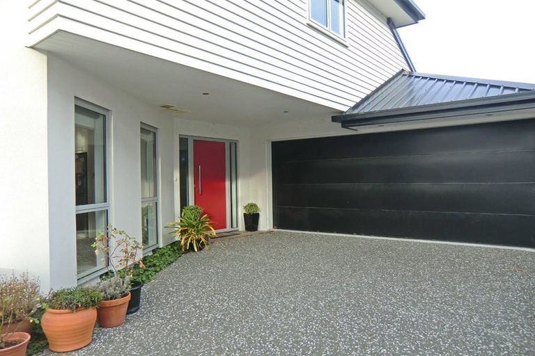 Photo of property in 144a Holly Road, St Albans, Christchurch, 8014