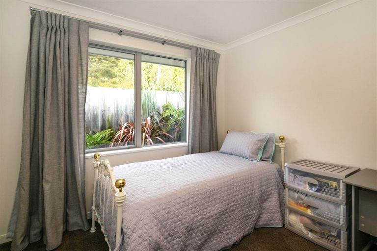 Photo of property in 112 Milton Terrace, Picton, 7220